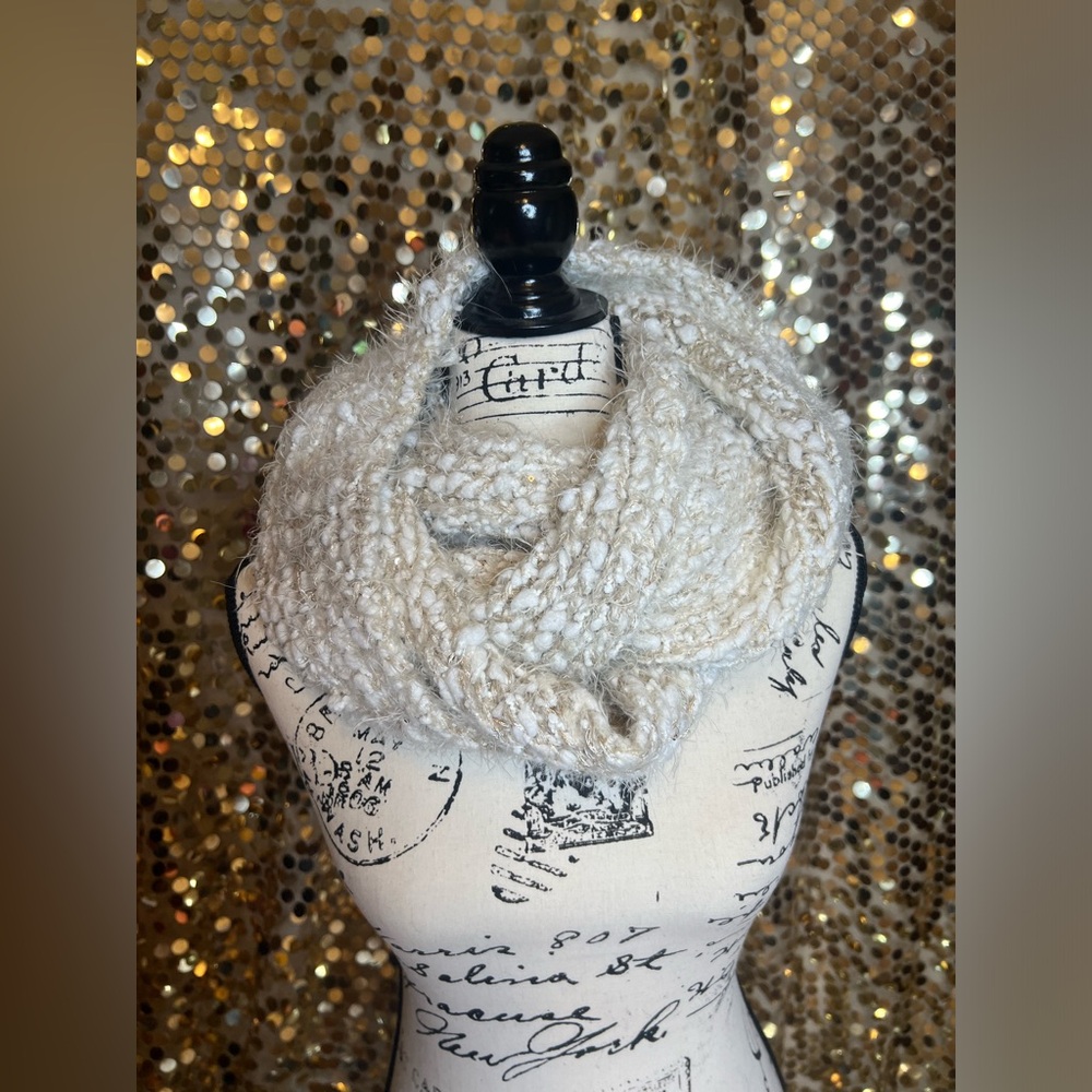 Cozy scarf 🖤